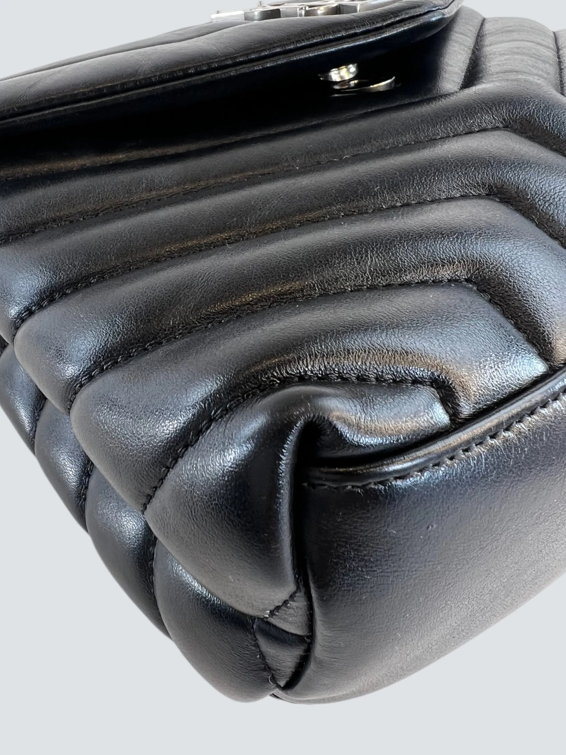 Ysl Black Leather Small LouLou Handbag